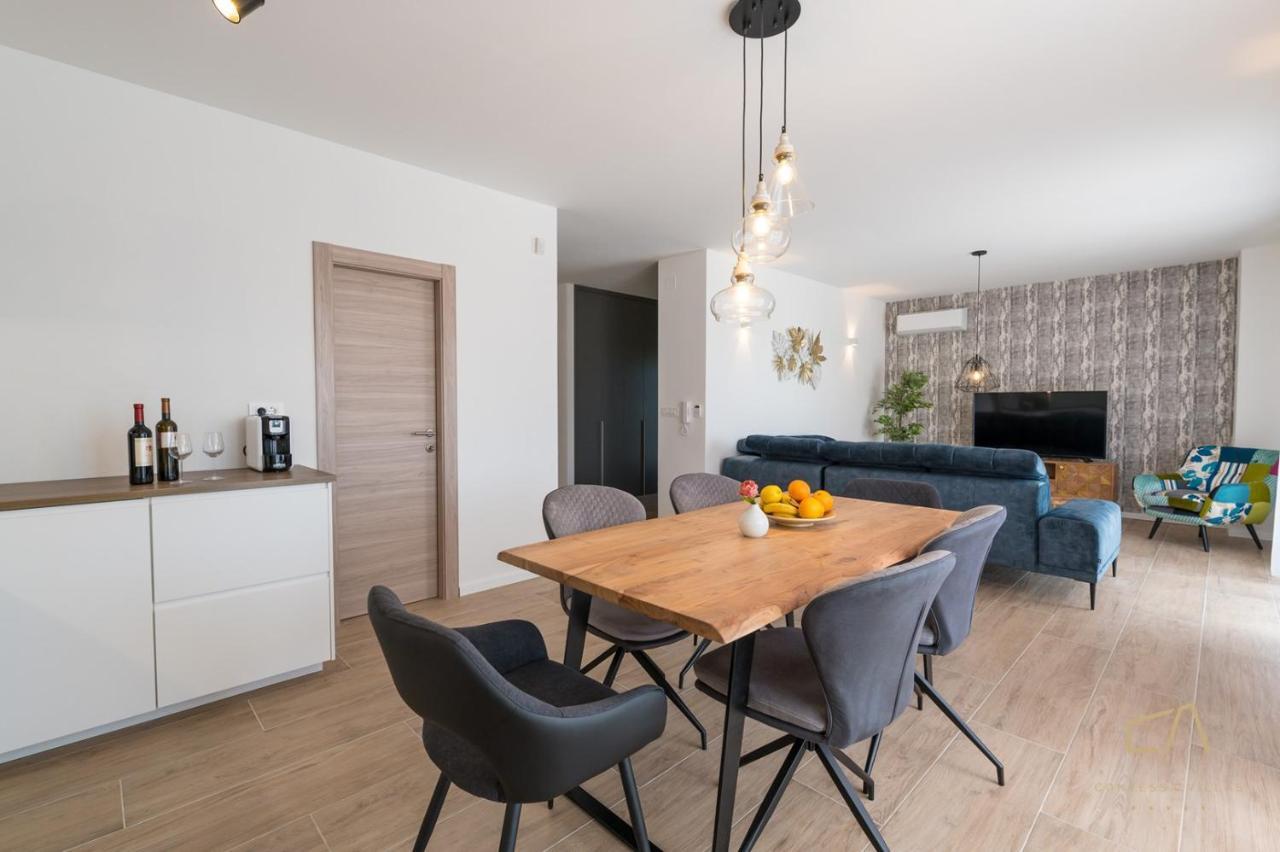 Luxury Apartments Loma Sveti Vid-Miholjice Esterno foto